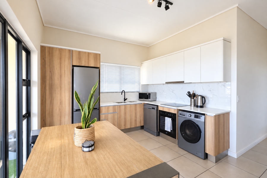 To Let 2 Bedroom Property for Rent in Sandown Western Cape